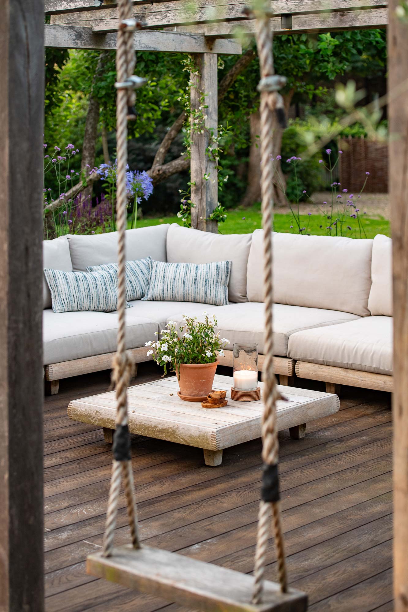 Sevenoaks Shoreham Mediterranean inspired pool garden - Marlene Lento