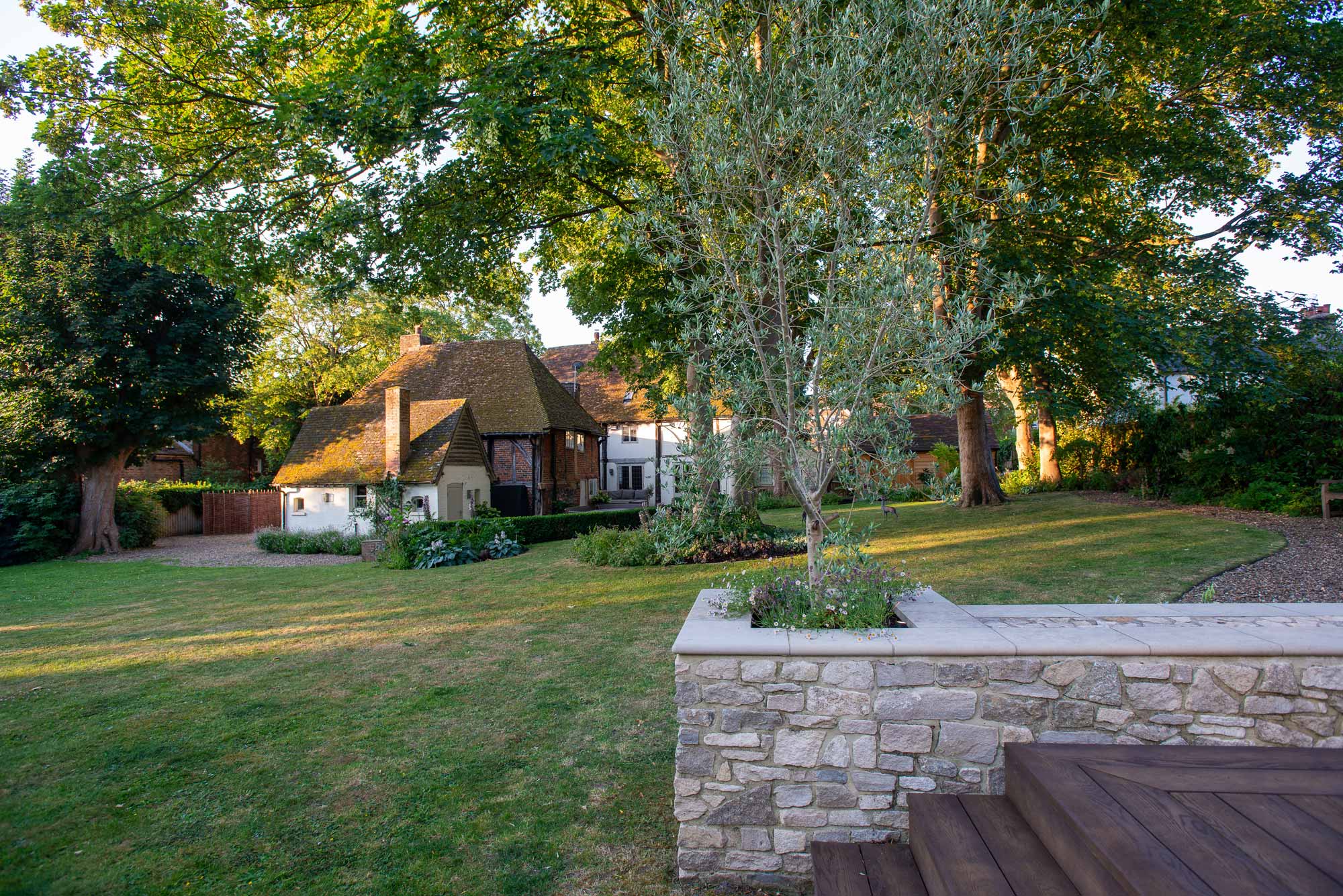 Sevenoaks Shoreham Mediterranean inspired pool garden - Marlene Lento